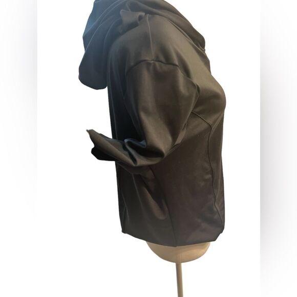 VICTORIA'S SECRET
ON POINT xxl black cropped hooded jacket nwt black - Picture 3 of 13